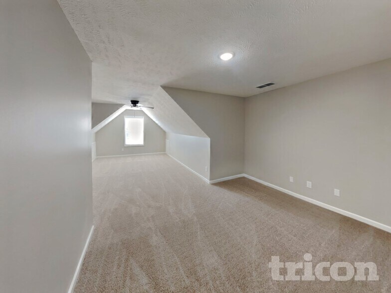 Building Photo - 129 Mary Joe Martin Dr