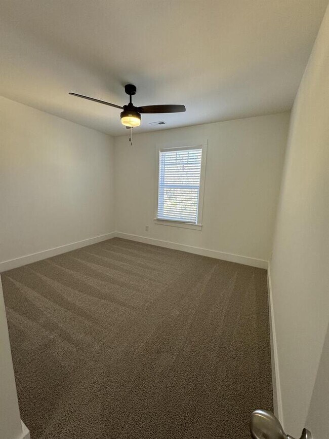 Building Photo - 2128 Middlebridge Ct