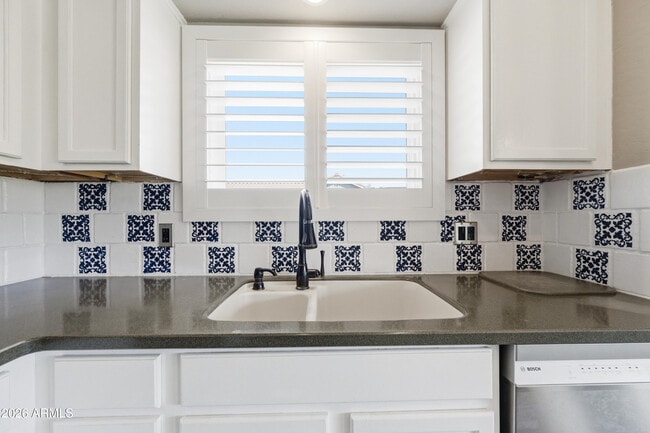 Building Photo - 18333 E Sunnydale Dr