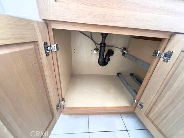 Building Photo - 711 N Soldano Ave