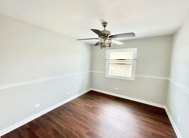 Building Photo - 7935 163rd Ct