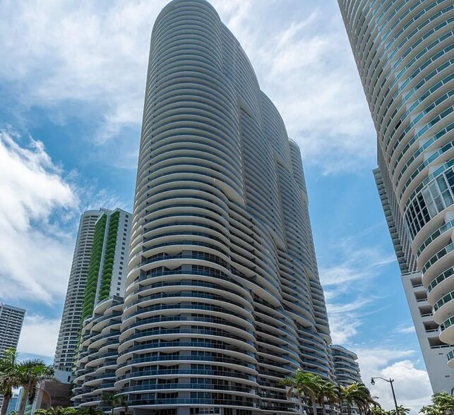 Building Photo - 488 NE 18th St