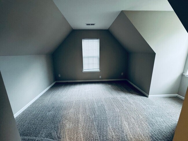Building Photo - 7136 Roaming Path Ct
