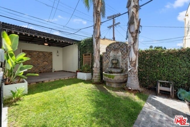 Building Photo - 1028 Meadowbrook Ave