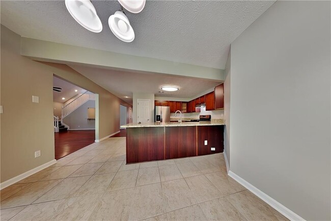 Building Photo - 677 Longbow Ct