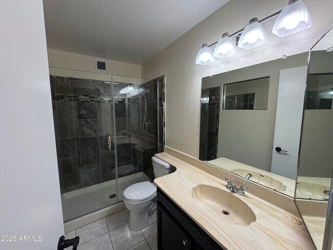 Building Photo - 5502 W Frier Dr