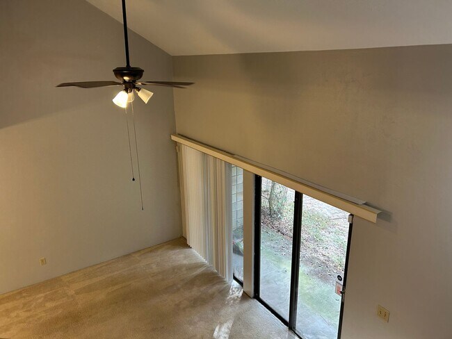 Building Photo - Longleaf 2/2 loft with bonus room-all new ...