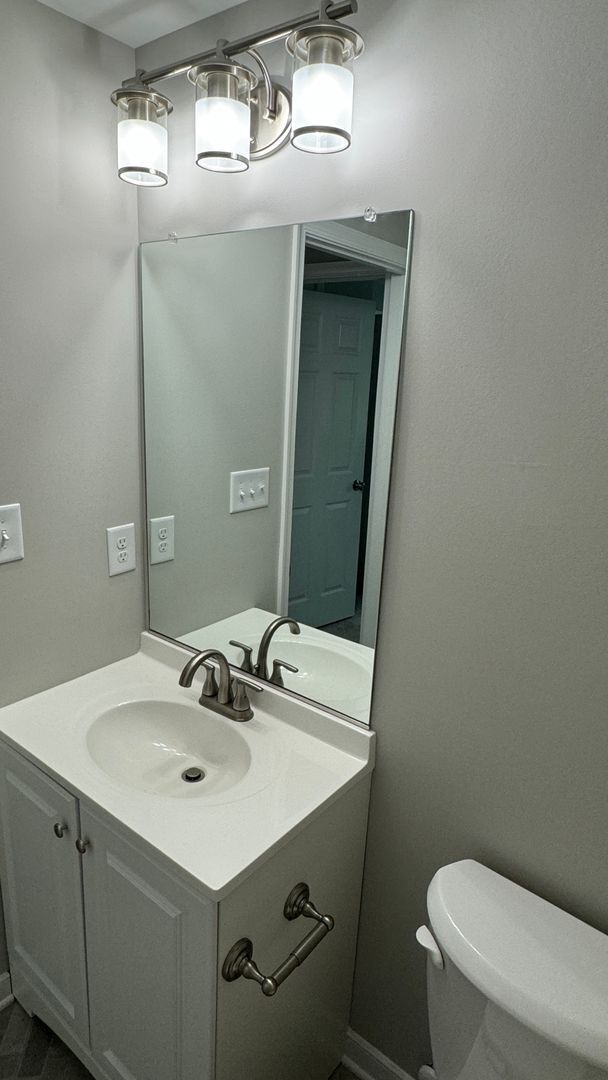 Building Photo - Town Home in Greenaire Woods