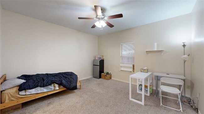 Building Photo - 609 Townplace Dr