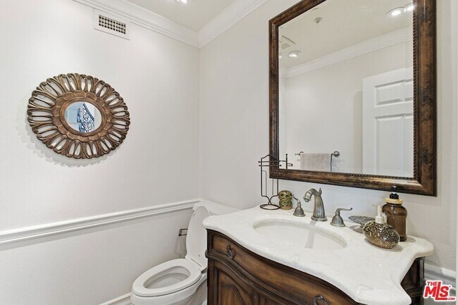 Building Photo - 6003 County Oak Rd