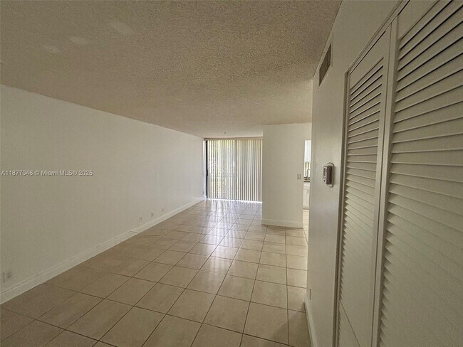 Building Photo - 17011 N Bay Rd