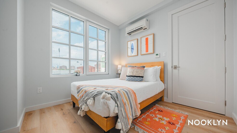 Building Photo - 68 Gold St