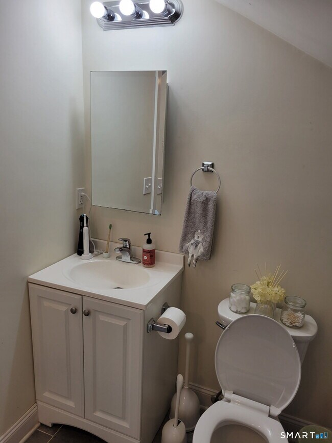 Building Photo - 79 Seaview Ave