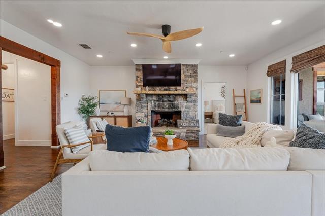 Building Photo - 1653 Scenic Dr