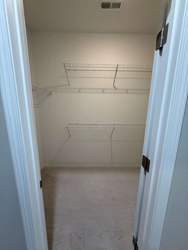 Building Photo - 128 Reids Cv Dr