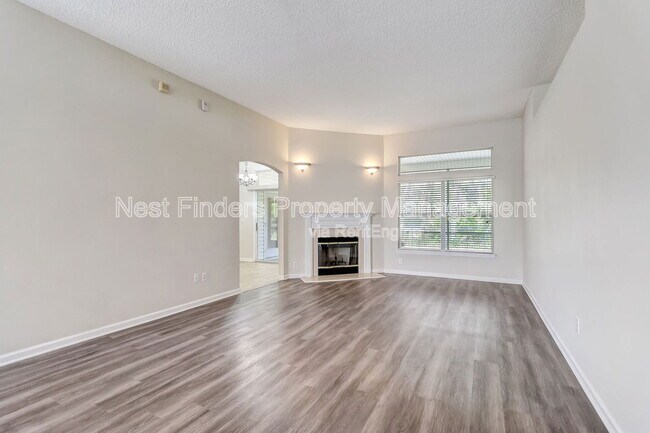 Building Photo - 749 Grand Parke Dr