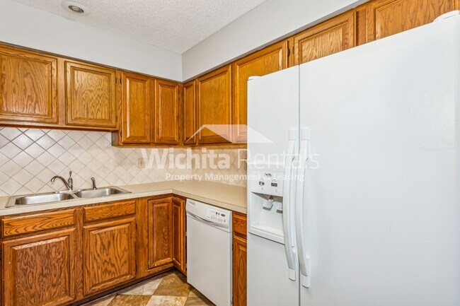 Building Photo - Indian hills duplex!