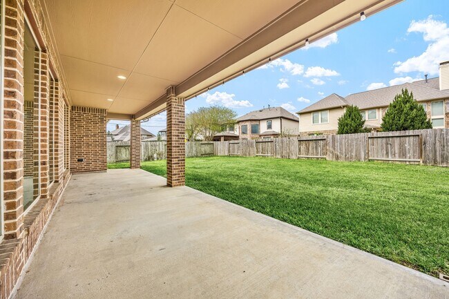 Building Photo - 4014 Skipping Falls Ln