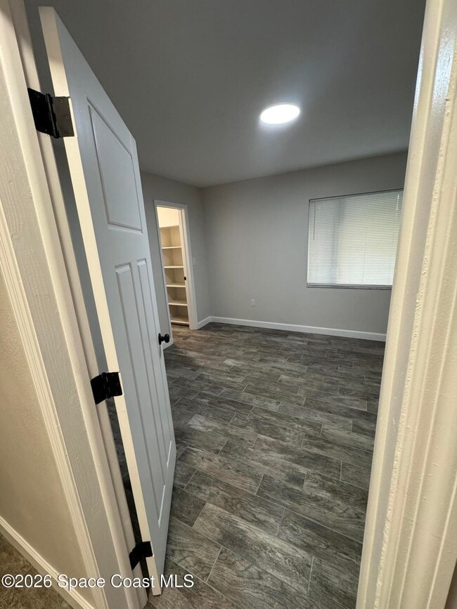 Building Photo - 540 Elliott Dr