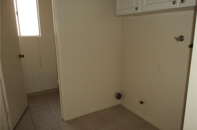 Building Photo - LIVE THE DREAM IN A PRIVATE HOA COMMUNITY ...