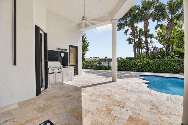 Building Photo - 17921 Villa Club Way