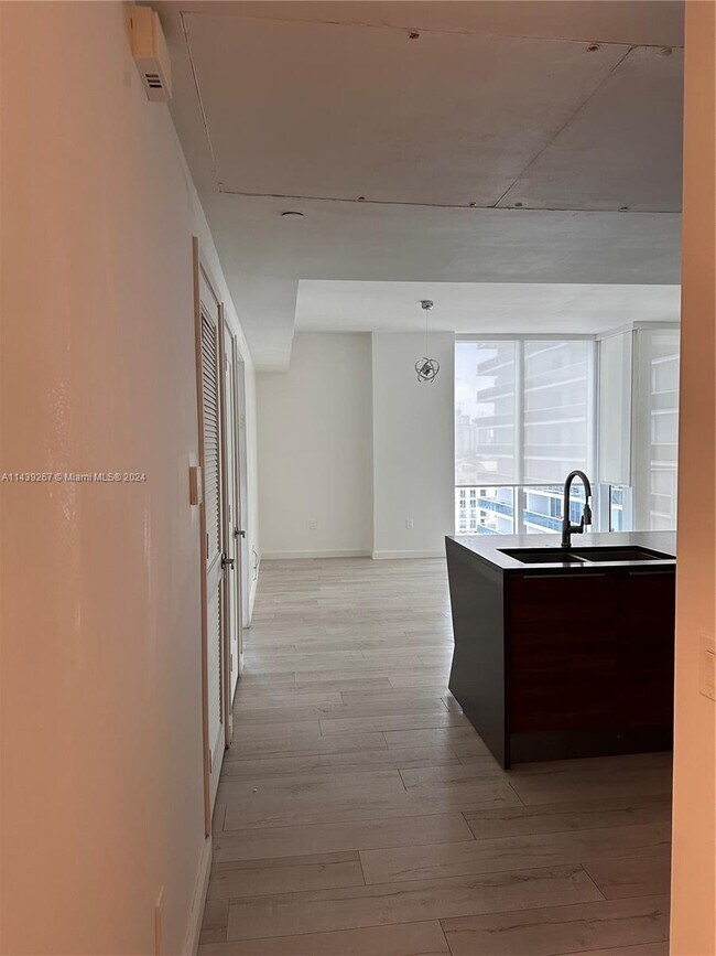 Building Photo - 601 NE 27th St