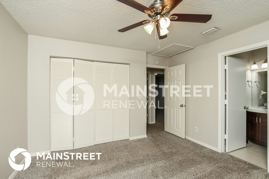 Building Photo - 339 13th Ln SW