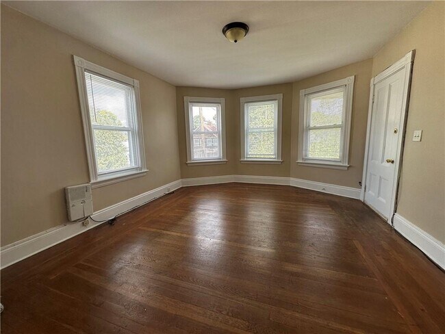 Building Photo - 1245 Cranston St
