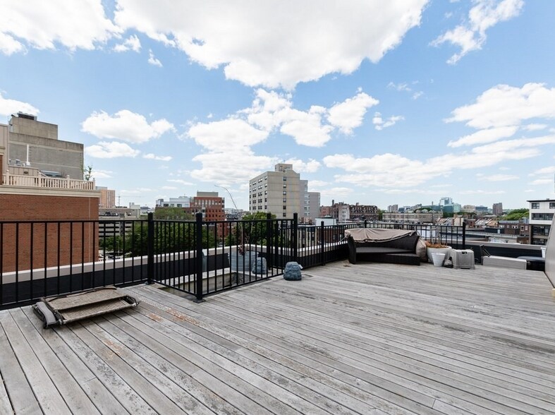 Building Photo - 173 Massachusetts Ave