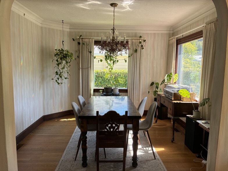 Building Photo - 834 SE 72nd Ave