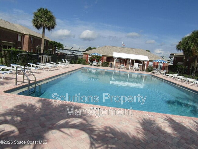 Building Photo - 910 S Colonial Ct