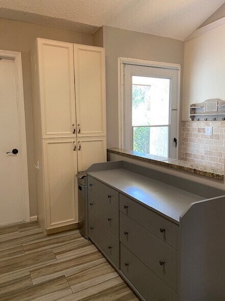 Building Photo - 416 Buttonwood Pl