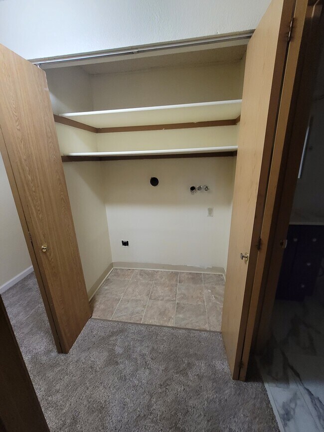 Building Photo - 690 NW Atalanta Way