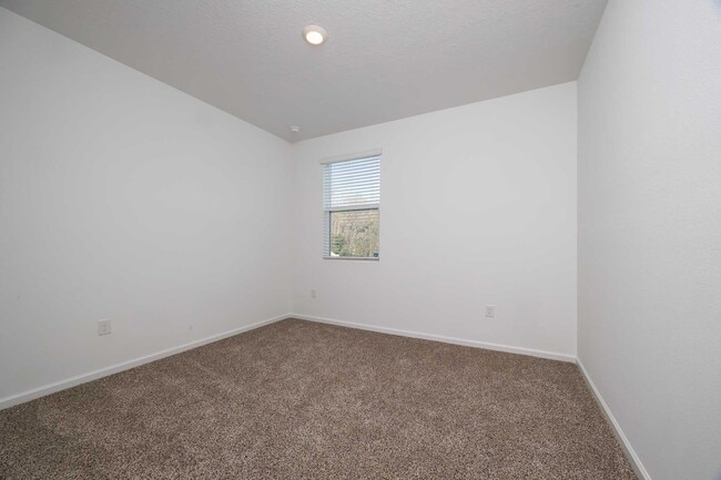 Building Photo - 951 Orellana Rd