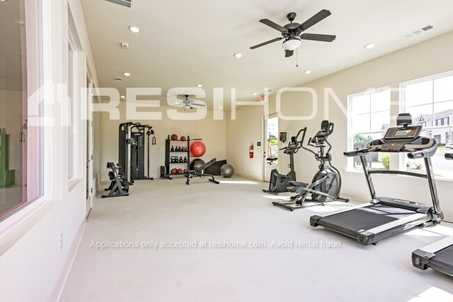 Building Photo - 4023 Springhead Wy