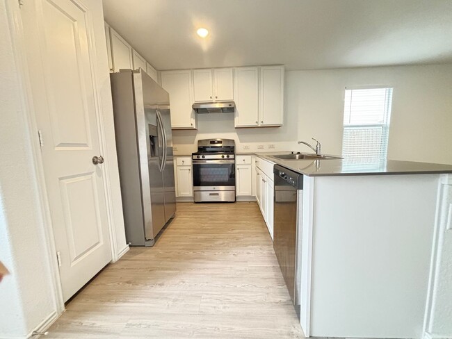 Building Photo - Beautiful Single Family Home in Steelwood ...