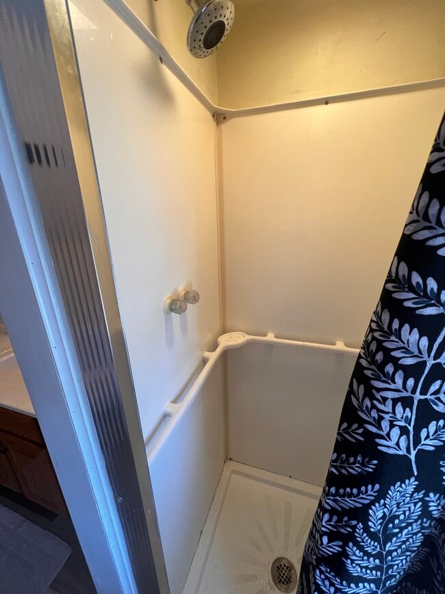 Building Photo - 2634 N Michigan Ave