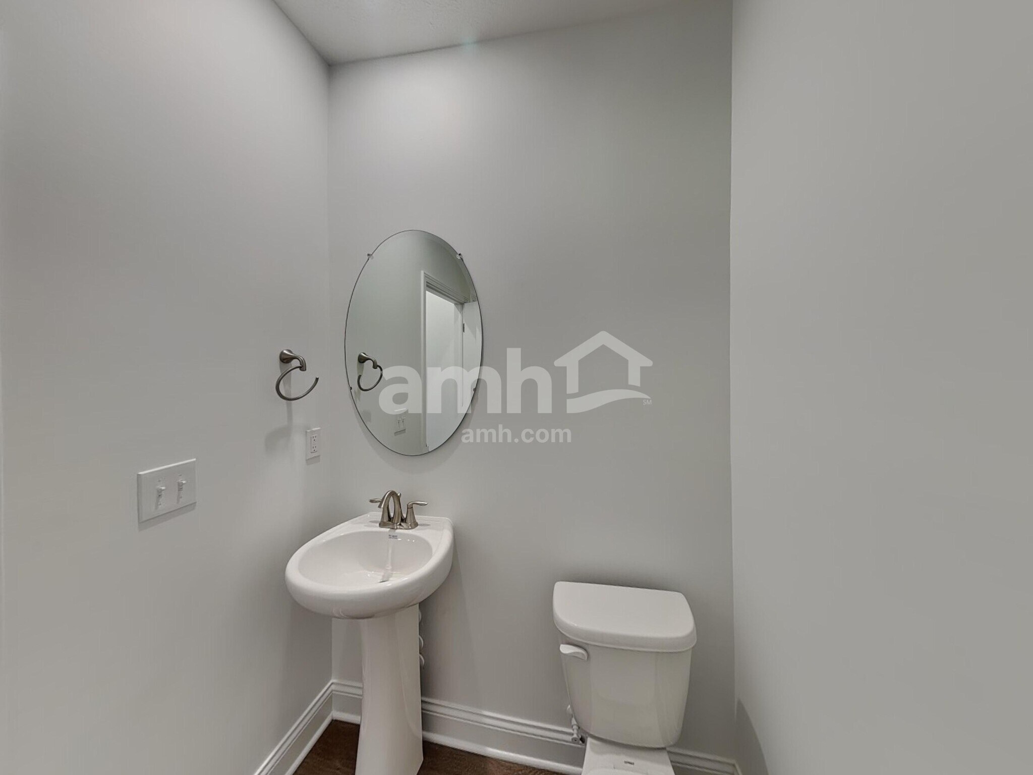 Building Photo - 1034 Heritage Blvd