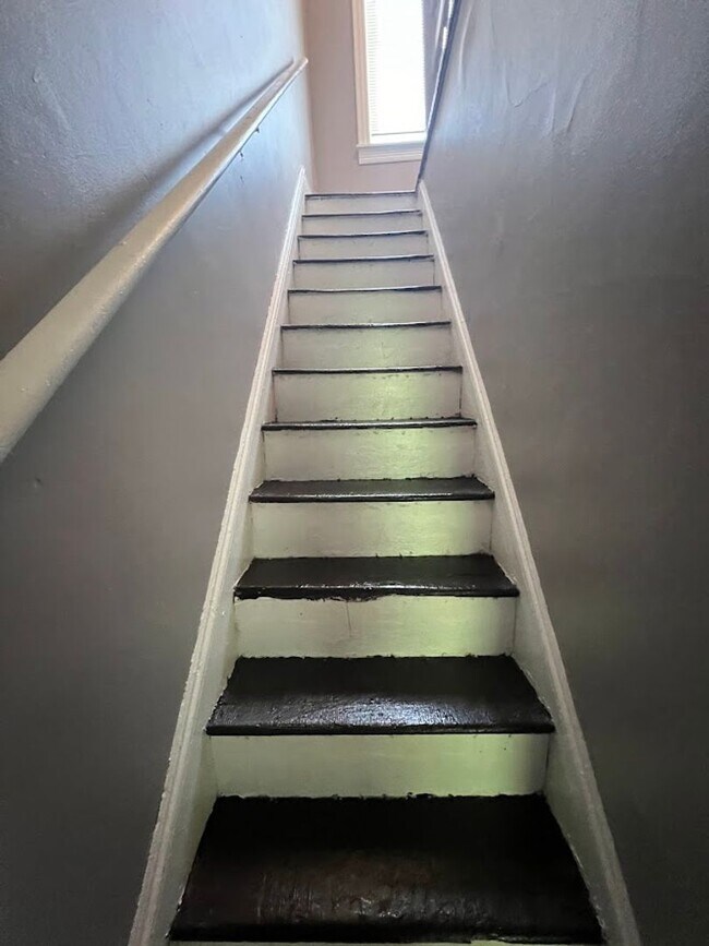 Building Photo - 1620 Perkiomen Ave