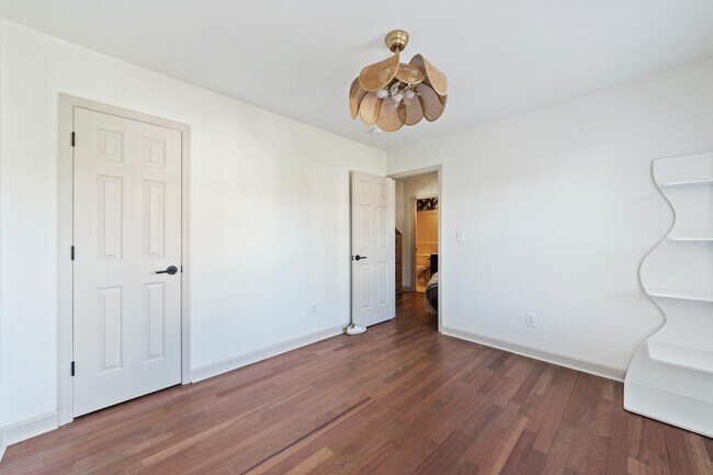 Building Photo - 1353 Black River Dr