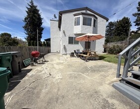 Building Photo - 447 Haddon Rd