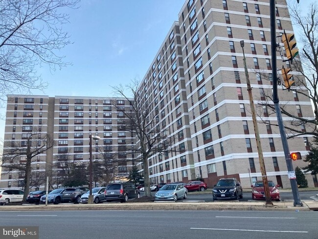 Building Photo - 4600 Duke St