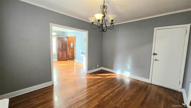 Building Photo - 68-09 Alderton St