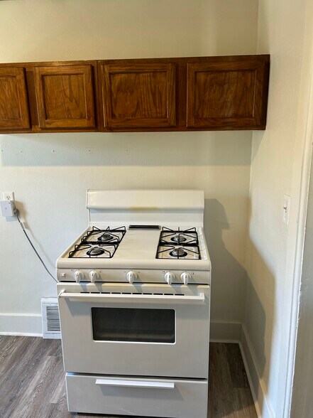 Building Photo - 1425 3rd Ave S