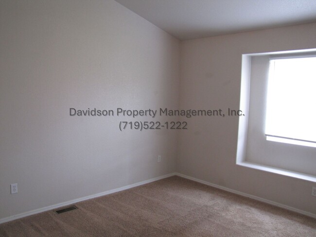 Building Photo - Great 3 Bedroom Condo the Briargate Area