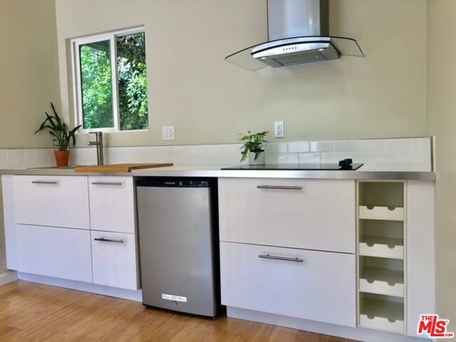 Building Photo - 4224 Beethoven St