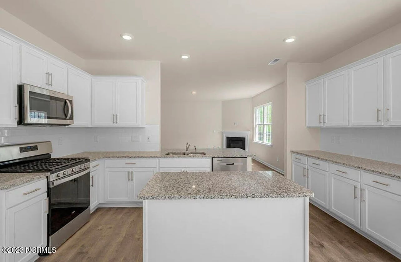 Building Photo - 1227 Middlecrest Dr