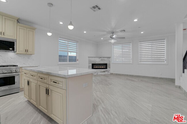 Building Photo - 2017 S Centinela Ave