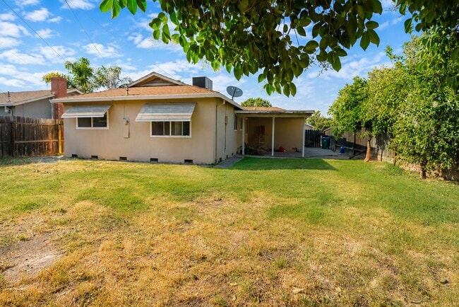 Building Photo - Adorable 1 Story Home For You