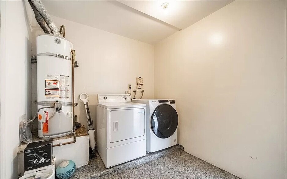 Building Photo - 919 Alabama St